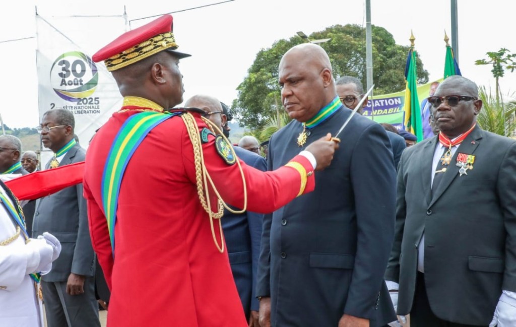 Du cachot à l’honneur : Bertrand Zibi Abeghe décoré à&nbsp;Tchibanga